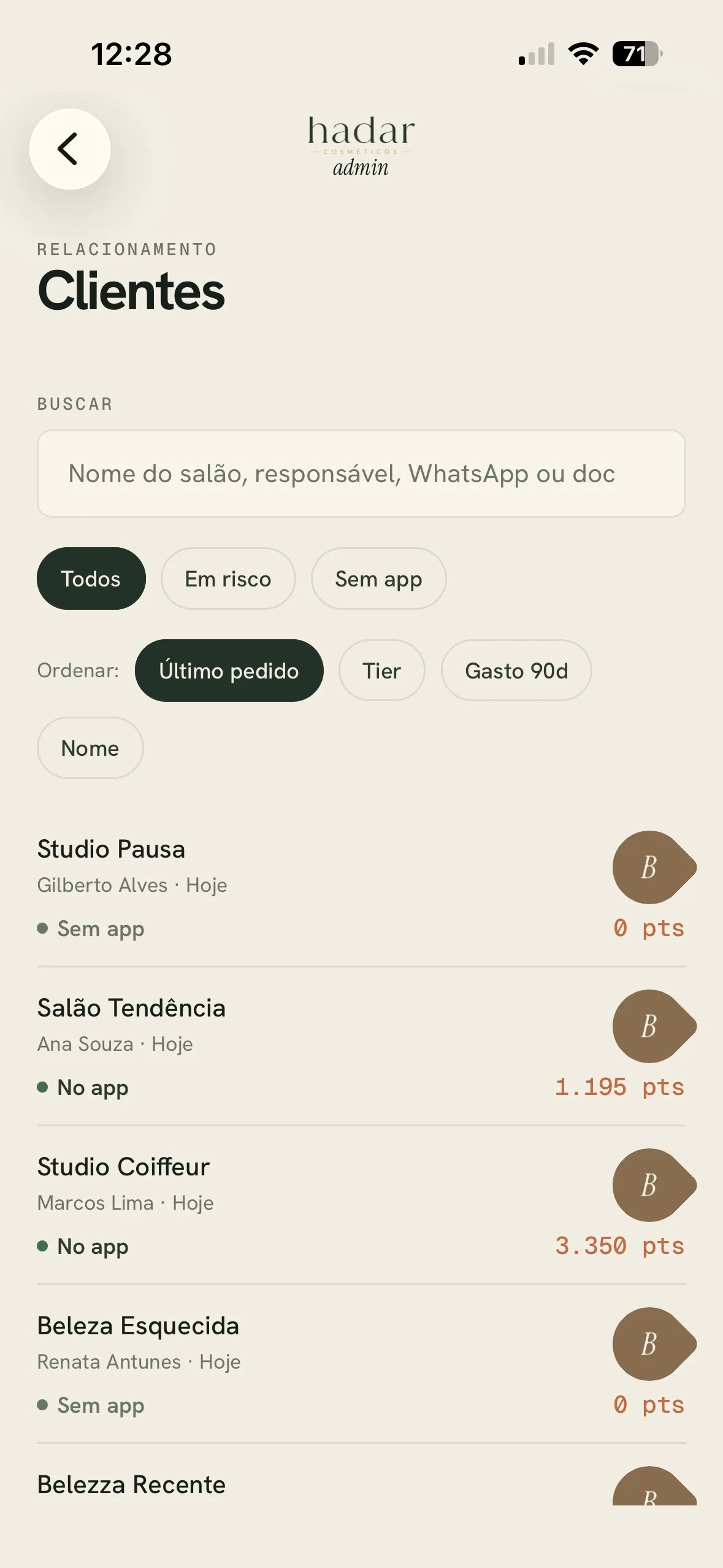 Hadar admin — lista de clientes